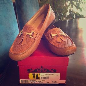 Vaneli Rianne Loafers